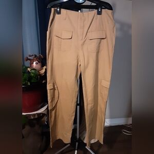 NWOT WOMEN'S UNBRANDED KHAKI CARGO PANTS SIZE XL